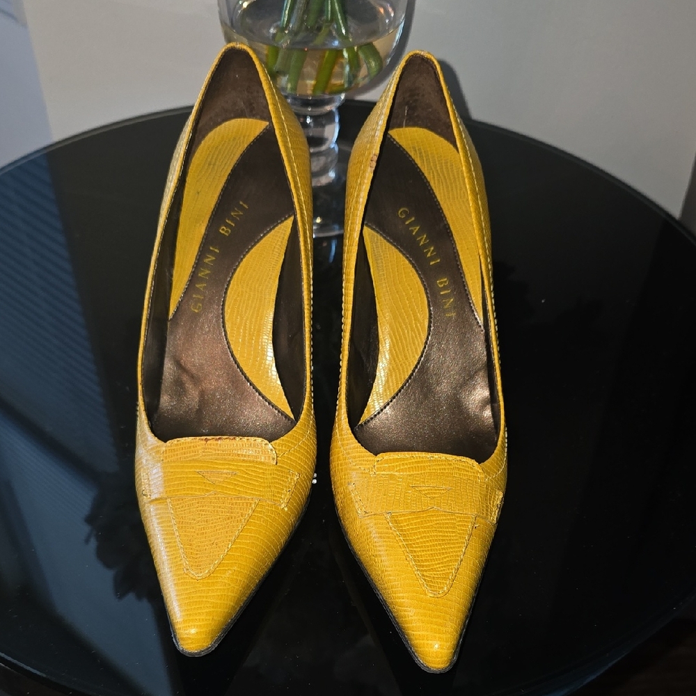 Gianni Bini Sunny Yellow Pointed Heels